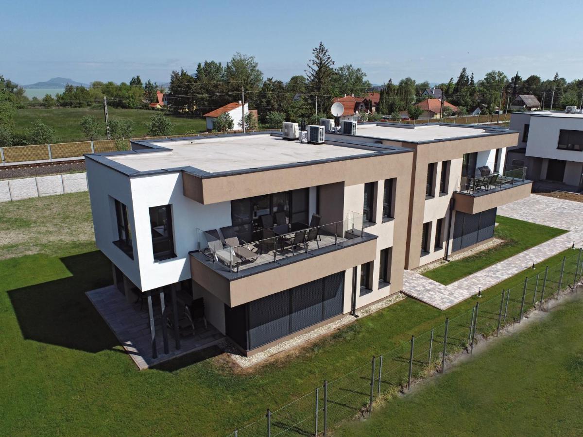 Zea Apartmanhaz Apartment Balatonfenyves Bagian luar foto