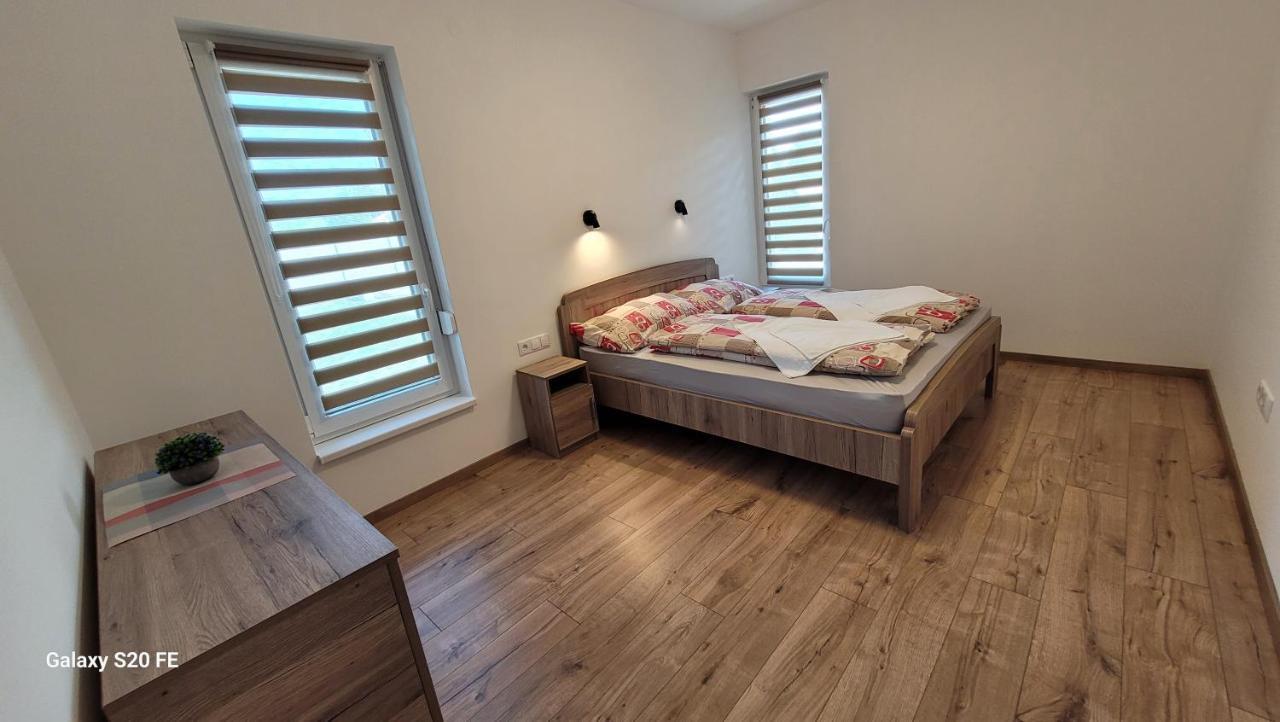 Zea Apartmanhaz Apartment Balatonfenyves Bagian luar foto