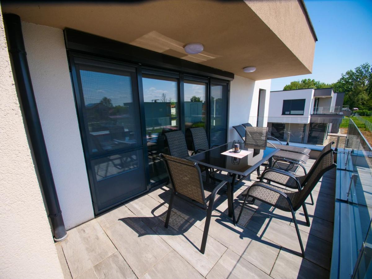 Zea Apartmanhaz Apartment Balatonfenyves Bagian luar foto