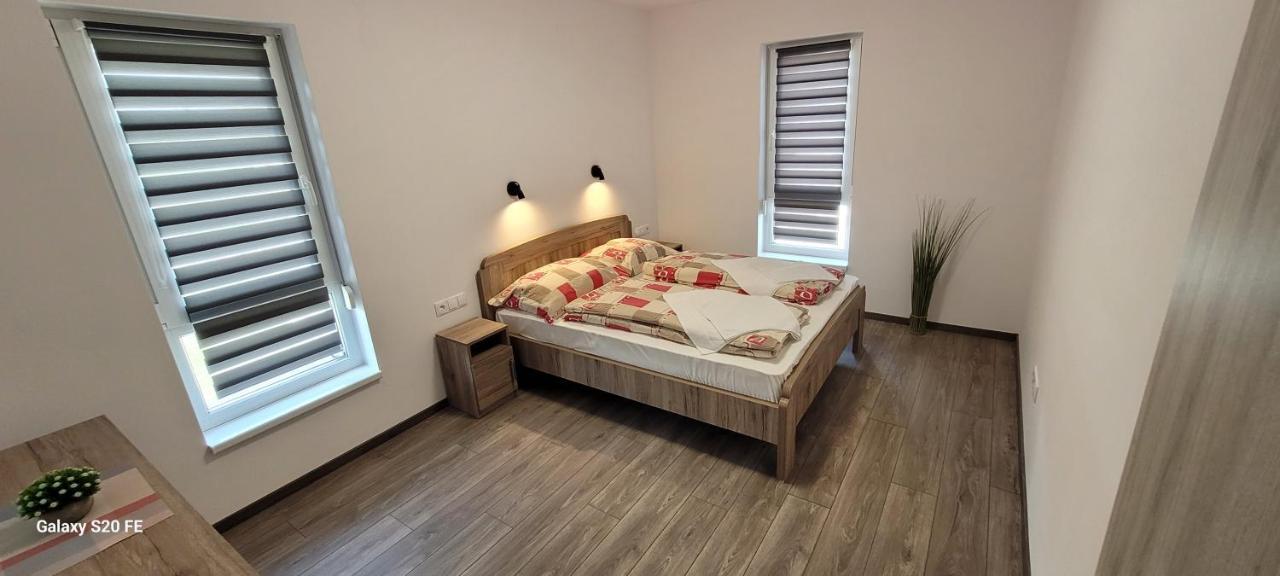 Zea Apartmanhaz Apartment Balatonfenyves Bagian luar foto