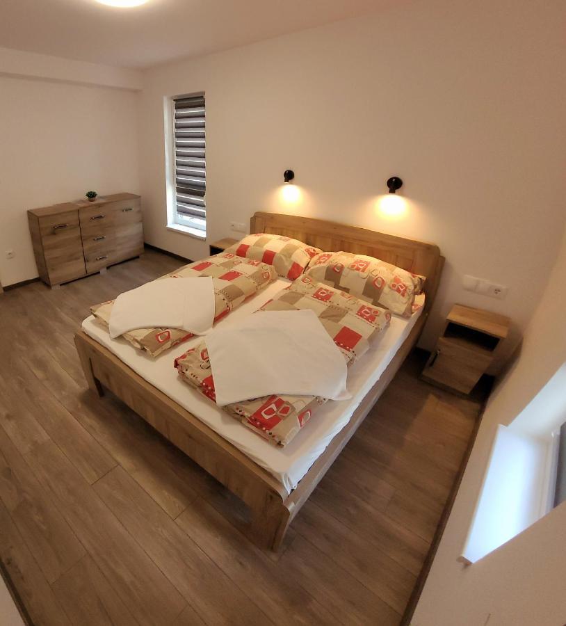 Zea Apartmanhaz Apartment Balatonfenyves Bagian luar foto